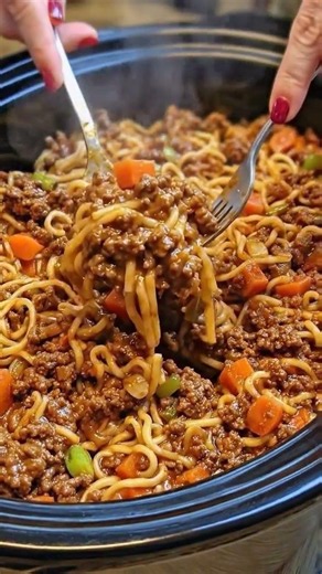 The Ultimate Slow-Cooker Garlic Sesame Beef Ramen Noodles #avasdailydishes #recipe #easyrecipe