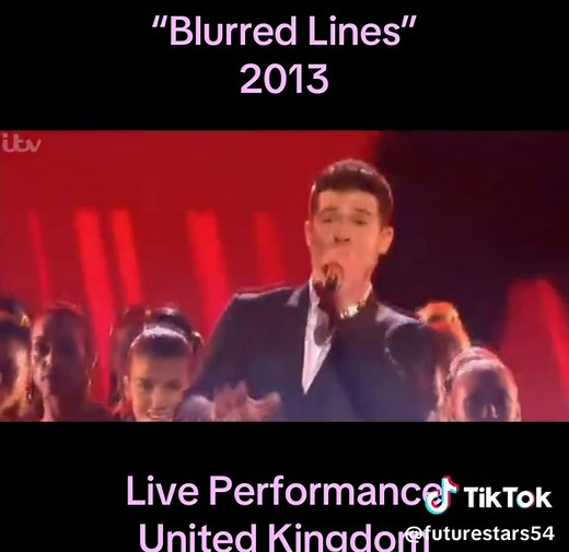Robin Thicke Live Performance of 'Blurred Lines'