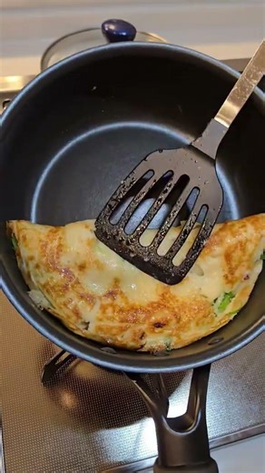 フライパンで焼いて半分に折るだけ！簡単「イカ焼き」 #shorts #時短レシピ #簡単レシピ