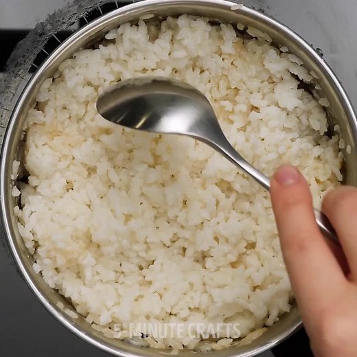 Delicious way to use overcooked rice | 3-Minute Hacks