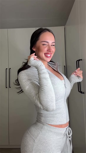 Vidéos de CARLATALON (@carlatalon18) avec son original - Sky_speed_up