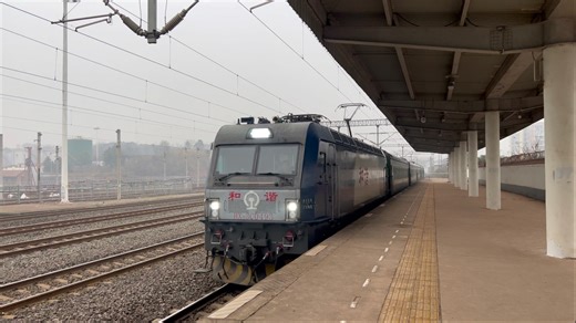 K4085（上海松江-攀枝花南）遂宁五道停车 本务成局重段HXD3C-0493