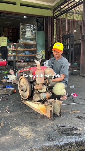 Cranking the Kubota RD 85Di-2 diesel engine/reteng #cahayadieselpwd #startengine #kubota #ytshort...