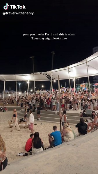 Experience Perth Nightlife: A Thursday Evening Vibe