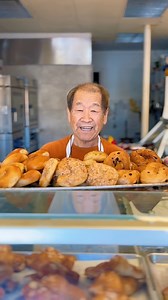 Full Moon Cafe is BACK! 🥳 Owner Francis Moon has come out of retirement and reopened at a new location (in the same plaza!) in Roanoke, VA! In his words, “my customers needed me, so I came back” 🩷 We’re so grateful he did! ⭐️ Open 6 days a week for breakfast and lunch, we are HERE for their homemade croissants, bagels, pastries, and of course….cookies! We highly recommend checking out their variety of sandwiches (chicken salad and BLTs, to name a couple) and breakfast items 😍 ⭐️ Located at 35