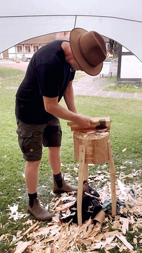 9.6K views · 71 reactions | Today at @snittefest_dk !! 朗朗 Axe technique, spatulas and cutting boards! I learn a lot of new danish words and slöjd stuff :) and me and Daniel @gortba.slojd did some slöjd gymnastics for all arms and backs here that are sore from too much fun  #snittefest2023 #snitte #tälja #carving | Kalthoff Axes | Facebook