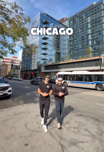Work with a team that always has each others back! Check out this brand new building on Michigan Avenue in Chicago’s South Loop. Set up a free tour today! #chicago #traffic #apartment #blooper #new
