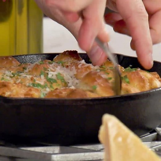 Pick up pizza dough at your local pizzeria to make epic garlic knots at home 😍 Scott Conant shows us how easy it is in Food Network's Fantasy Kitchen. | Food Network