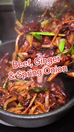 If you like beef, ginger and spring onion then this Chinese takeaway recipe is a must try for you! It’s found in our new cookbook too! 🥩🥢 #cooking #recipes #chef #chinesetakeaway #beefrecipe