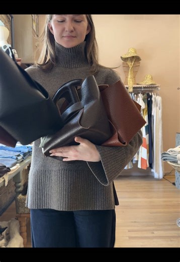 Inga Doutzen now has The Busbee Bag!! #chicago #thebusbeebag #femalefounder #handbag