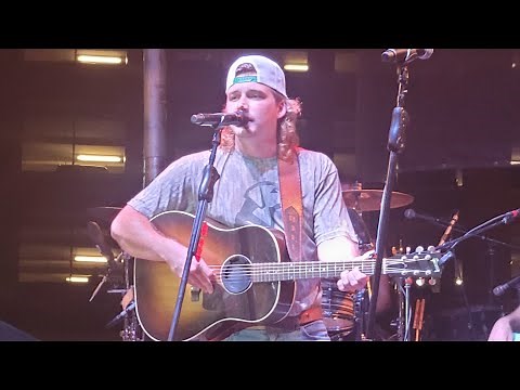 Morgan Wallen -Flower Shops (debut performance)