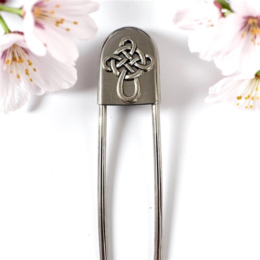 Jumbo Safety Pin Keychain, Celtic Charm, Kilt Pin - Etsy