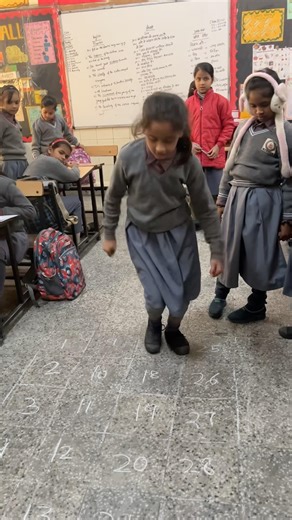 Bagless activity maths frog jump#viral #school #trending #education #shortsfeed #shorts #short#viral