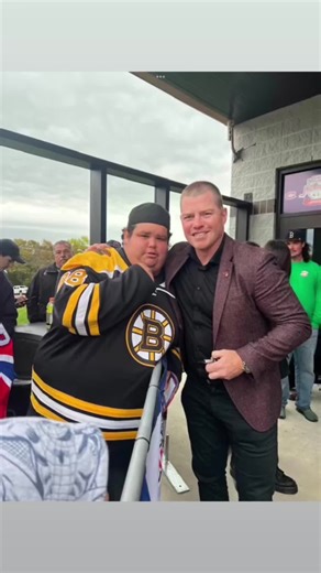 Colton Bernard (@coltonbernard)’s videos with Happy / Video CM / Ukulele ♬ Cooking / Family(897363) - ImoKenpi-Dou