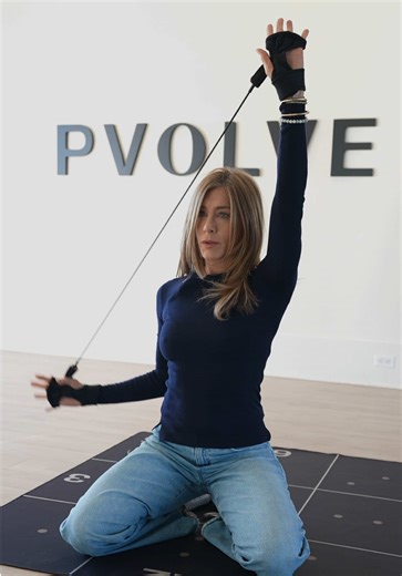 The #1 most asked for series has finally arrived. Jen’s Express Arms & Abs Series is here. Join Dani Coleman as she takes you through Jen's EXACT arms and abs workouts, all 15 minutes and under. Link in bio! #pvolve #functionalfitness #workoutroutine