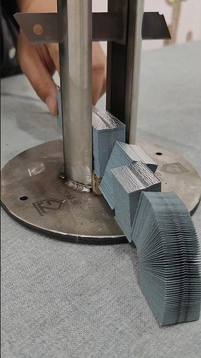 Specific cutting equipment for honeycomb blinds, neat cut, easy to remove and wash the partition