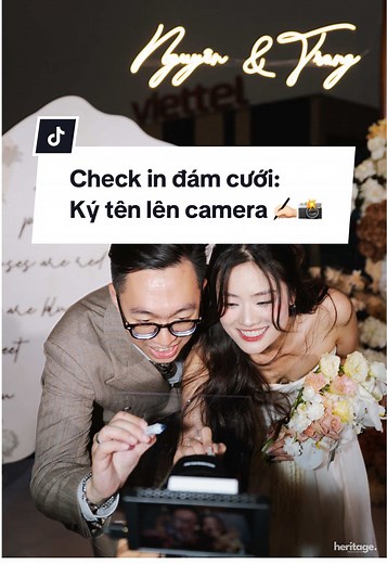 Đám cưới kiểu mới: Ký tên trước camera thú vị