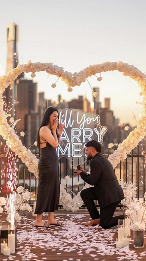 Another super cute surprise proposal 😍🥹 #bridetok #wedding #weddingtiktok #indianwedding #weddingtok #surpriseproposal #fyp #photography