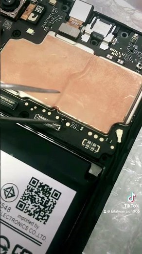 A04 charging problem Samsung stuck on charging logo easy way to fix samsung phone with jumper wire