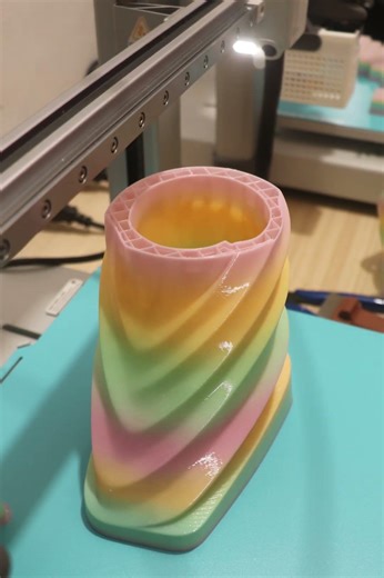 3D Print Timelapse: Spiral Column Vase 🌀🏺 | Modern Sculptural Decor (Bambu Lab P2S/A1 Combo)