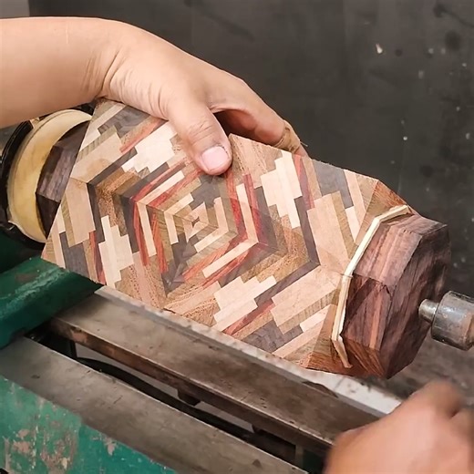 881K views · 1.3K reactions | Woodturning Geometric Vase | DIY & Crafts | Facebook