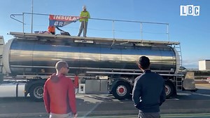“Insulate Britain from what… we need insulating from you!” Quite. This is a powerful image, the image of middle class activists disrupting the business of working class lorry drivers. This is what the anti-democratic green agenda is all about. | Darren Grimes