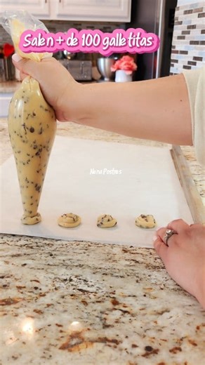 MINI Galletitas de Chocolate Chip #recetas #galletas #chocolatechipcookies | Nena Postres