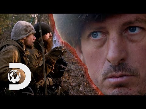 Contestant Jeopardises Hunt By Refusing To Move His Camp | 100 Days Wild