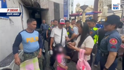 NAWAWALANG BATA, NATAGPUAN SA QUIAPO Isang nanay na nagsimba sa Minor Basilica and National Shrine of Jesus Nazareno ang nagtungo sa presinto sa Quiapo upang i-report ang nawawalang anak. Isang oras makalipas, natagpuan na ang bata. Pinayuhan ng mga pulis ang mga magulang na ingatan at hawakan nang mabuti ang kanilang mga anak upang maiwasang mawala. | via JP Soriano/GMA Integrated News Panoorin ang Traslacion livestream: https://www.youtube.com/watch?v=AzjS0J_-VL8 | GMA News