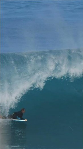 🔴(NOT A.I.) Jeff Hubbard Lots of Shade at Pipeline