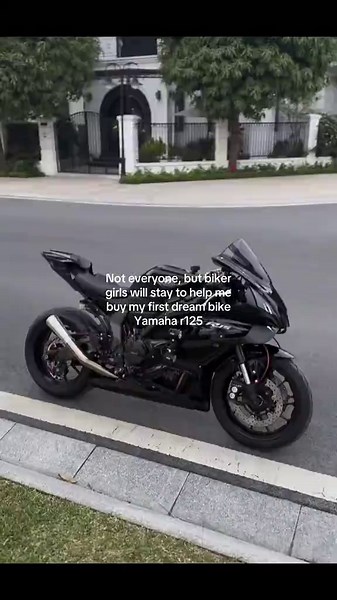 Biker Girls: Helping Dreams Ride with Yamaha R125