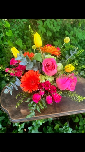 Let’s make a pretty arrangement for an order. 🩷💛💚🧡 | Flowers by the Bunch