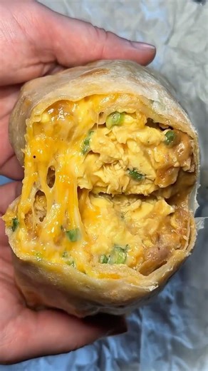 NUMBER 1 RATED BREAKFAST BURRITO IN LA? 📍 Baran’s 2239 (Hermosa Beach)