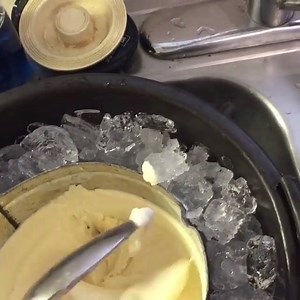 Old school homemade ice cream :p 6 whole large eggs 2 cups sugar 4 cans evaporated milk 2 cans water Full recipe : https://grandmathing.com/old-school-homemade-ice-cream | Grandma's Recipes