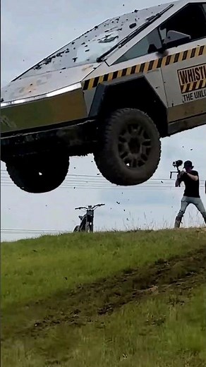 YouTuber DESTROYS Cybertruck In Testing