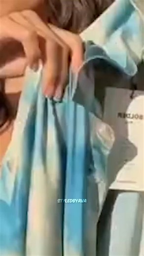 StyledByAva | Fashion tips 💓 on Instagram: "👚 No Scissors Crop Top Hack 🔥 How to Perfectly Crop Any Shirt!"