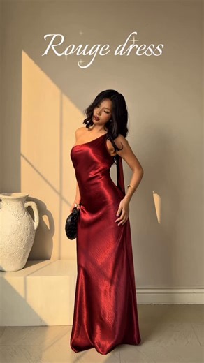 VBS - Bodysuit & Dress on Instagram: "Sắc đỏ khởi đầu một năm rực rỡ ❤️ Rouge Dress - Không quá cầu kỳ nhưng đủ tinh tế, bộ cánh sinh ra để dành cho những buổi Year End Party, những ngày du xuân rộn rã hay những cuộc gặp gỡ đầu năm đầy hứng khởi. Đặt hàng ngay hôm nay để kịp nhận hàng trước Tết ạ -——————— “𝘔𝘺 𝘉𝘰𝘥𝘺 - 𝘔𝘺 𝘙𝘶𝘭𝘦” WORLDWIDE SHIPPING Hotline: 0963582042"