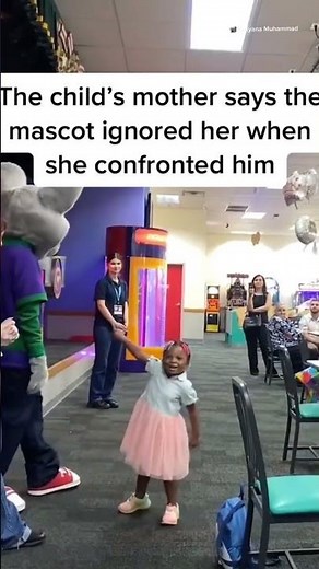 Video Shows #ChuckECheese Mascot Appearing To Ignore Black Child