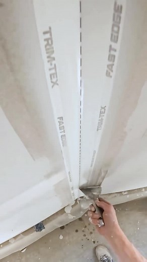 Trim-Tex Drywall on Instagram: "POV: You’re finishing off-angles faster with Fast Edge Roll! 😎 Flexible, versatile, installs clean, and holds tight — that’s how you wrap it up right. Less mud, less time, and a finish that speaks for itself. 🙌 More about Fast Edge Roll on Trim-Tex.com 🔗 Shoutout to Taper Dan for sharing his work with us! Be sure to check out more finishing projects on his page.💡 . . . #trimtex #trimtexdrywall #toolsofthetrade #drywallfinisher #drywall #drywallcontractor #dryw