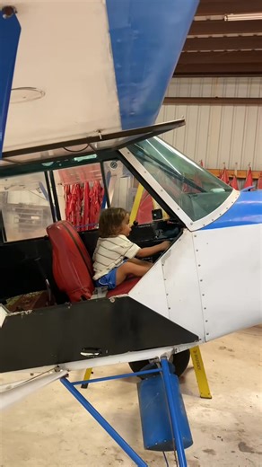 Next generation Banner Tow pilot | Commander pilot