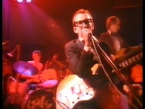 Elvis Costello - Watching The Detectives (live 1977)