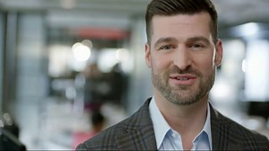 Fellowes Lotus Sit-Stand Workstation TV Spot, 'Four Generations'