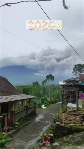 #erupsisemeru #semerulumajang #semeru3676mdpl #semeru17 #pestarasaakhirtahun