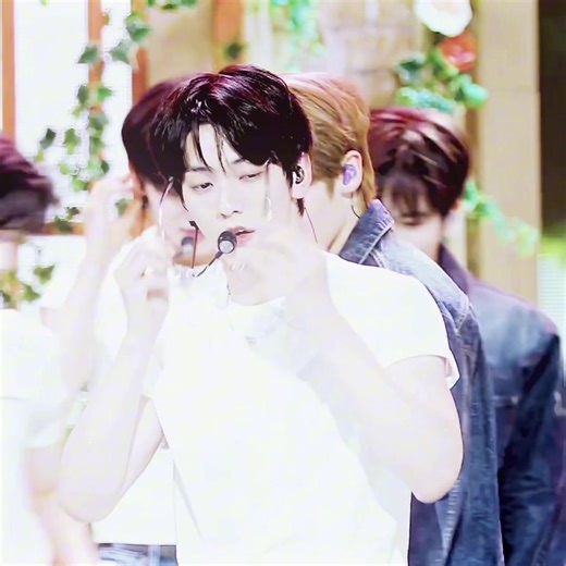 i can never get over love language soobin and his glasses | ac: @rae #tomorrow_x_together #txt #txtmoa #trend #soobin