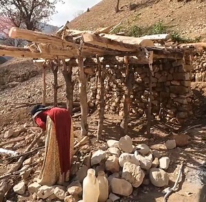 313K views · 3.8K reactions | Construction of a winter hut by a woman alone with two children in the rain | Outdoor Cooking | Facebook
