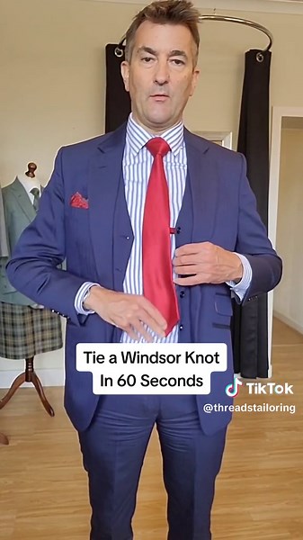 Tie a Windsor knot in 60 seconds. Windsor knot, Full Windsor, Double Windsor, all the same. Easy and very stylish. #howtotieatie #windsorknot #fullwindsor #doublewindsor