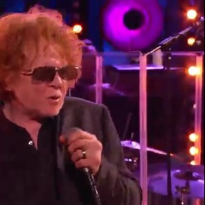 Thanks to everyone who tuned in to the Simply Red Piano Room this morning on BBC Radio 2 🧡 If you missed the live session, you can still catch the full recording on BBC Sounds: smarturl.it/PianoRoomSR | Simply Red