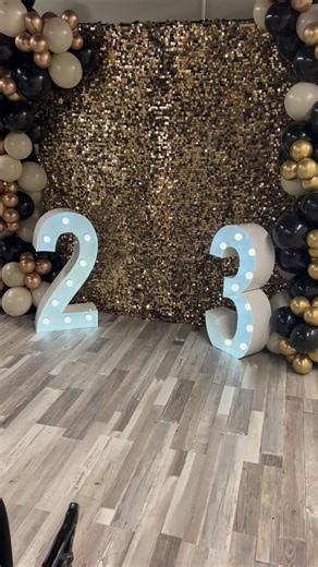 Dinner party | Ellis Illusions