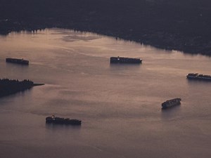 Container Ship Backlog Crowds Puget Sound Waterways