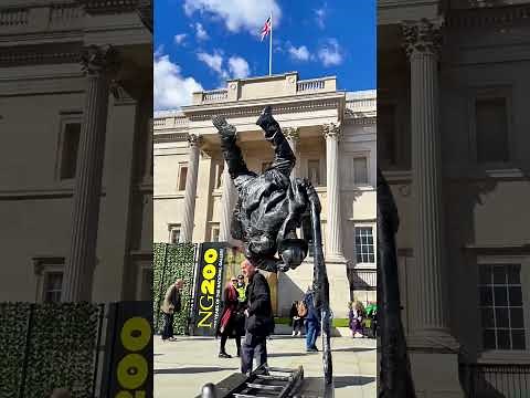 The Levitating Firefighter enchanting the people of London. #livingstatue #floating #performer